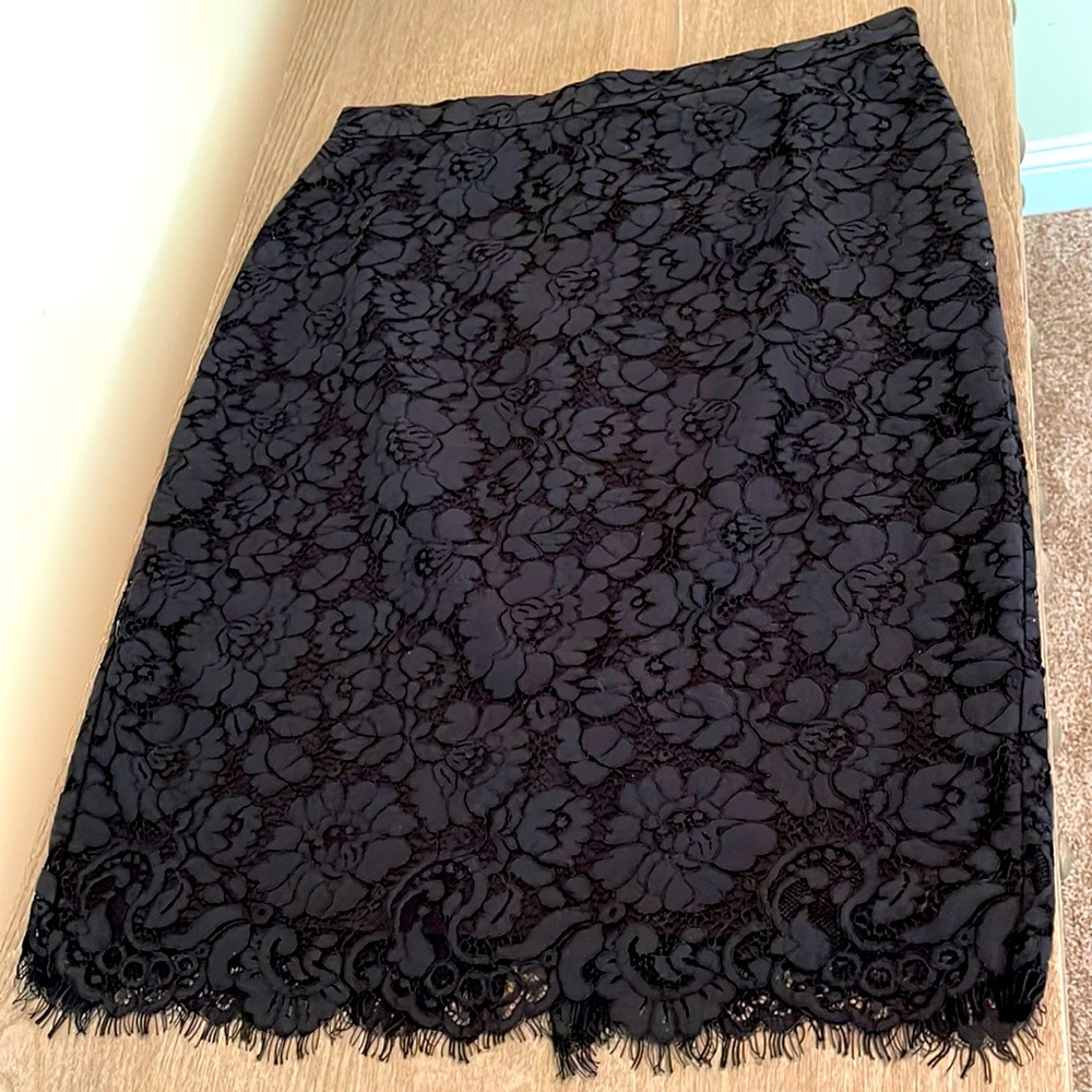 Ann Taylor navy lace skirt